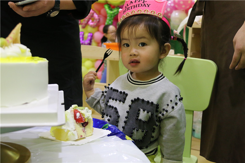 BBunion国际早教邯郸中心活动花絮：4月萌宝生日会